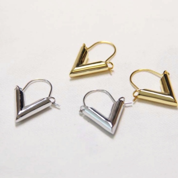 Fine Silver- Triangle Leverback Earrings - Picture 1 of 7